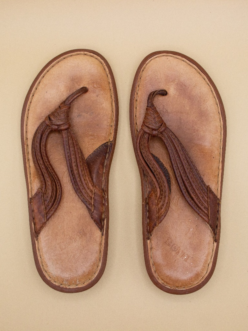 Born Thong Leather Brown Sandals W61084 A8 Women's Size 8